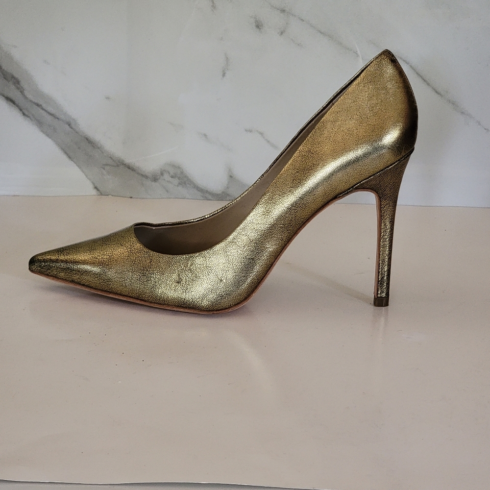CHARLES DAVIDMetallic Gold Pointy Toe Stiletto Heels Size 9